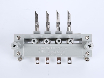 HH101B單相PC下出線(xiàn)表座（4滑塊-105、125MM-孔距，-M8-螺桿）