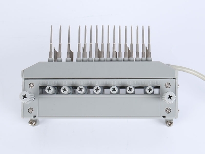 HH302三相國網(wǎng)背出線(xiàn)表座帶輔助端子（165MM-孔距，M8-螺桿）