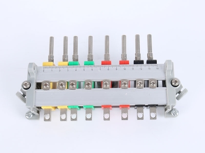 HH2018B三相鋁合金下出線(xiàn)表座（6滑塊：150、155MM孔距，8滑塊：165、180、200MM孔距，M8螺桿）